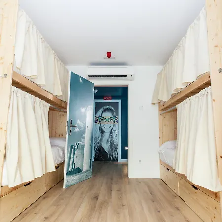 We - Juvenil Hostal PMI